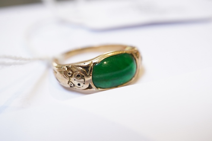 A fine jadeite ring, early 20th century